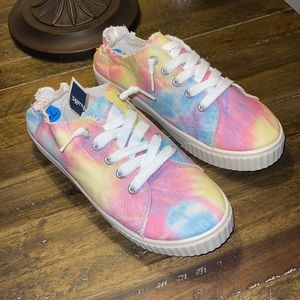 NWT Madden Girl “Marisa” Pastel Tie Dye Sneakers